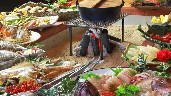 宮城・南三陸「漁家民宿 やすらぎ」囲炉裏料理|1日1組限定で味わう旬の海鮮と山の幸が評判の民宿