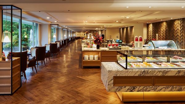 東京プリンスホテル「ブッフェダイニング ポルト」のカニ食べ放題ブッフェ|通年で楽しめる人気レストラン